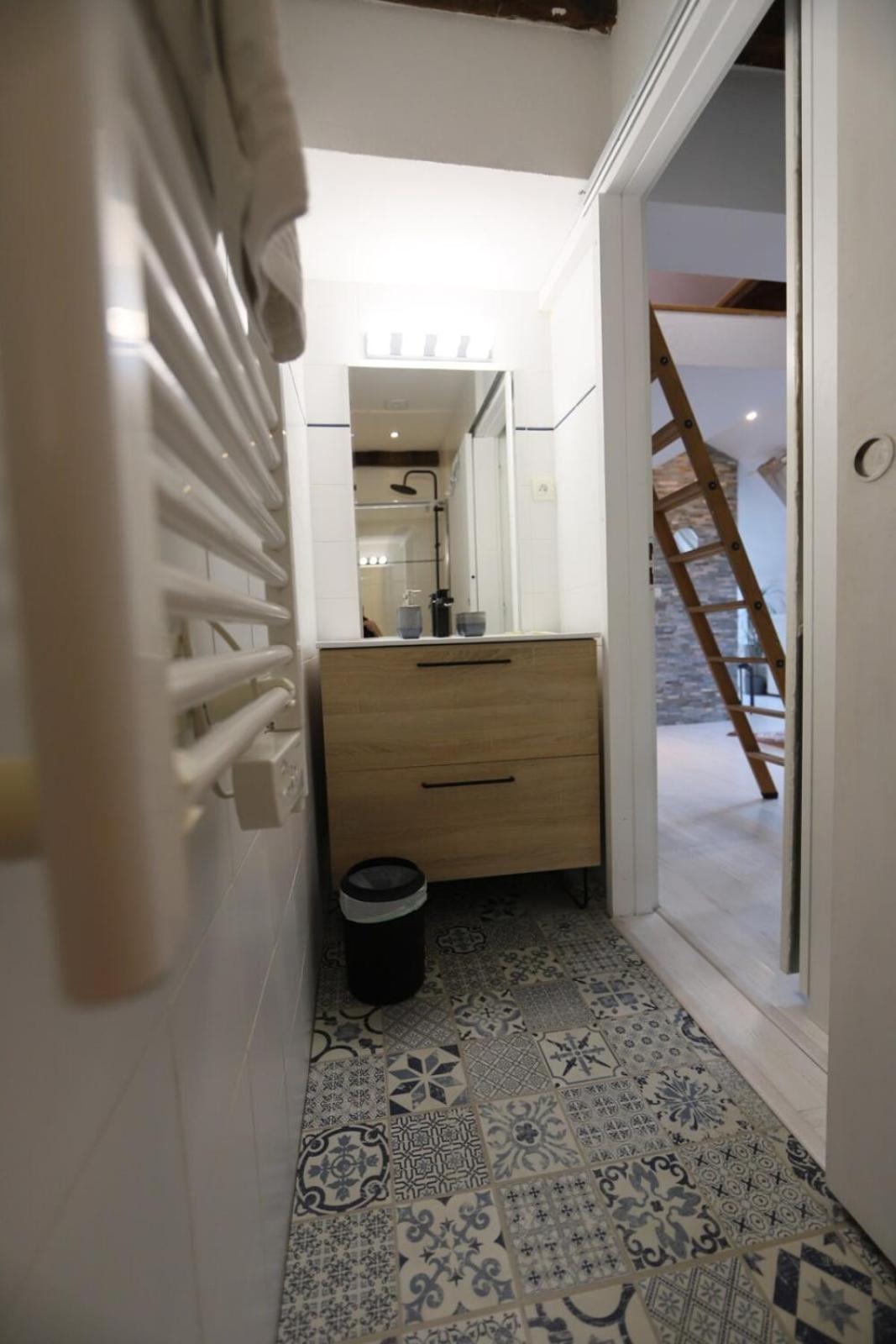 אנסי A Little Nest At The Top Floor מראה חיצוני תמונה