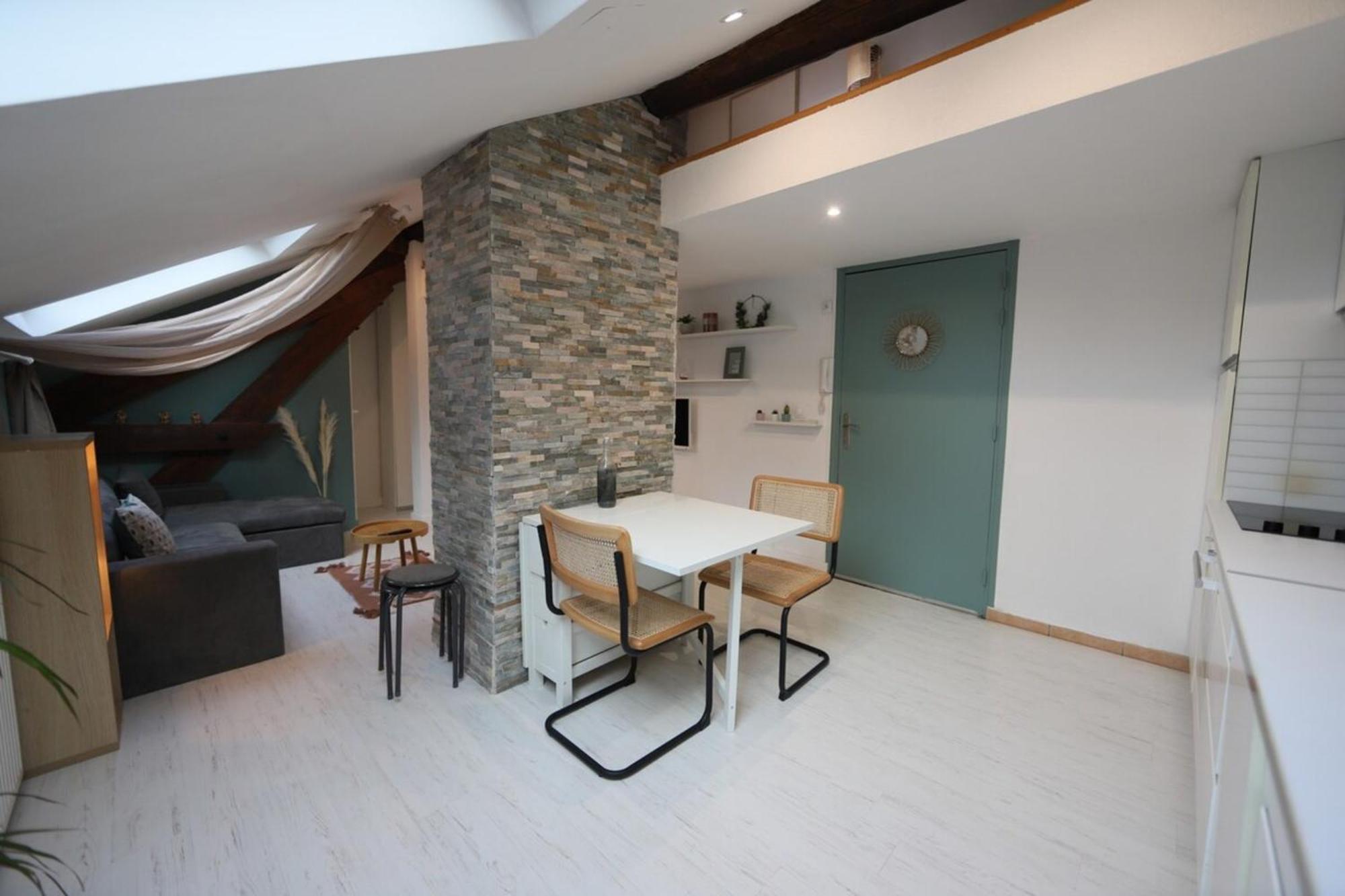 אנסי A Little Nest At The Top Floor מראה חיצוני תמונה